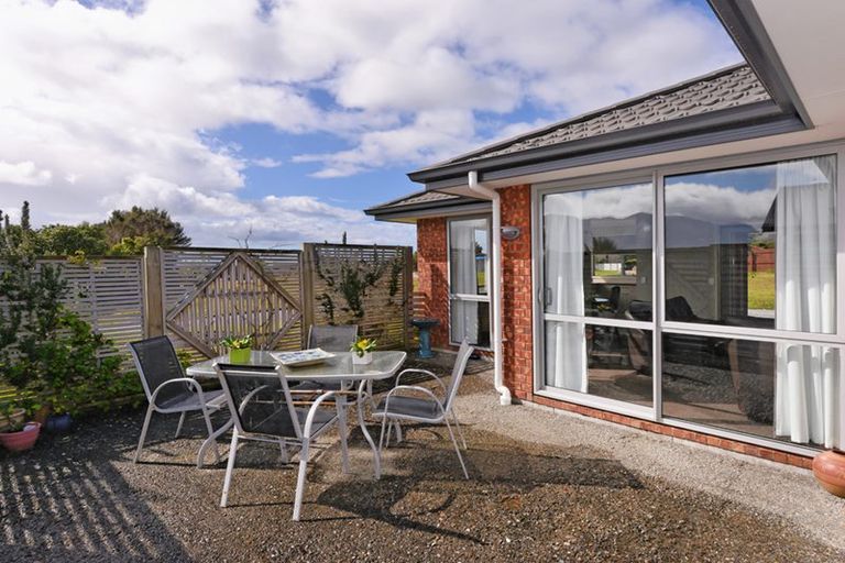 Photo of property in 5 Ruataniwha Drive, Collingwood, 7073