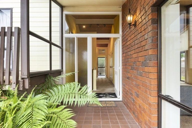 Photo of property in 2 Whitaker Street, Otumoetai, Tauranga, 3110