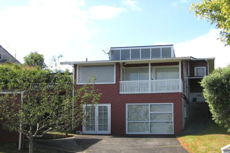 Photo of property in 30 Hadfield Street, Beach Haven, Auckland, 0626