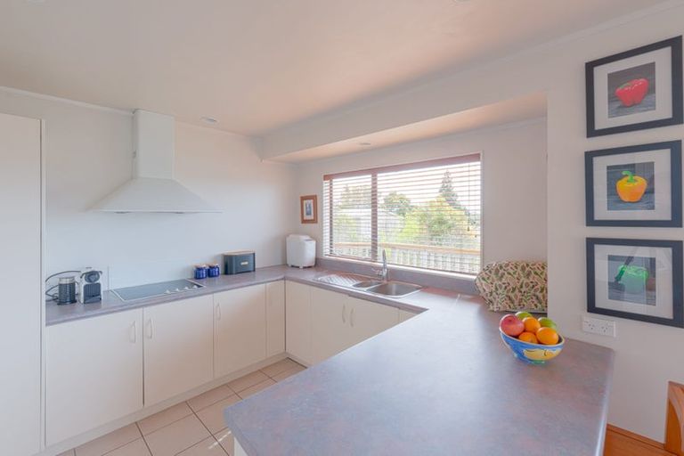 Photo of property in 2/310 Wairau Road, Glenfield, Auckland, 0629