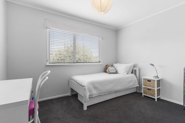 Photo of property in 61 Robbies Road, Shelly Park, Auckland, 2014