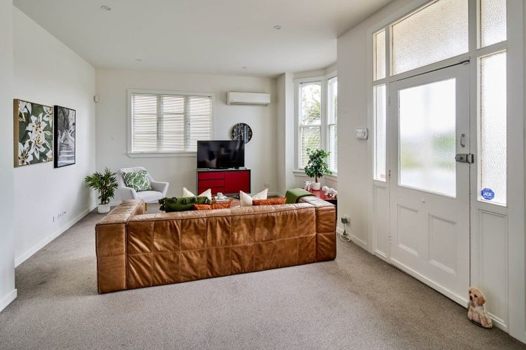 Photo of property in 10 Stanley Street, Berhampore, Wellington, 6023