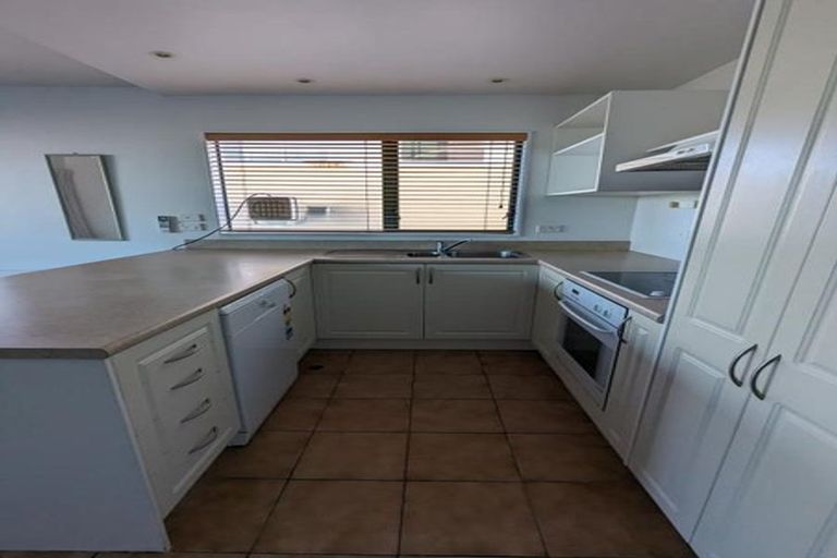 Photo of property in 1e/25 Maclean Street, Paraparaumu Beach, Paraparaumu, 5032