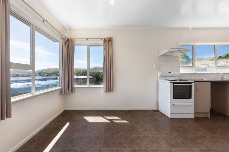 Photo of property in 41 Leicester Street, Cannons Creek, Porirua, 5024