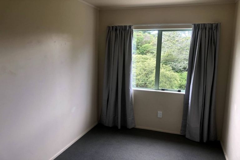 Photo of property in 85 Fairclough Road, Beach Haven, Auckland, 0626