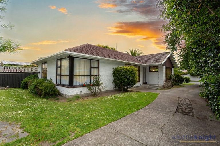 Photo of property in 24 Glenharrow Avenue, Avonhead, Christchurch, 8042