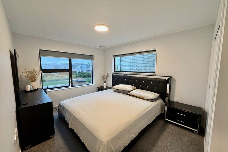 Photo of property in 99 Battalion Drive, Papakura, 2110