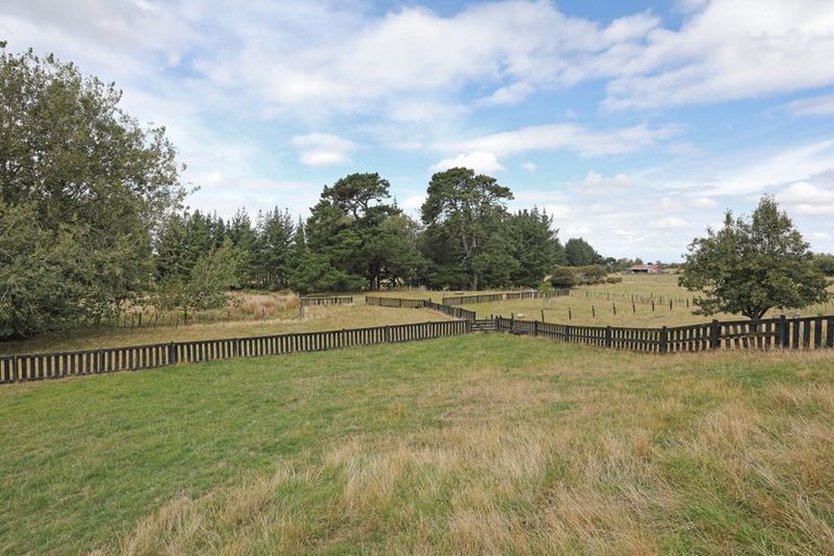 Photo of property in 1363 Wellington Road, Crofton, Marton, 4787