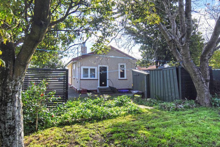 Photo of property in 12 Albert Street, Masterton, 5810