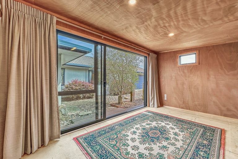 Photo of property in 10 Yasmin Lane, Kinloch, Taupo, 3377