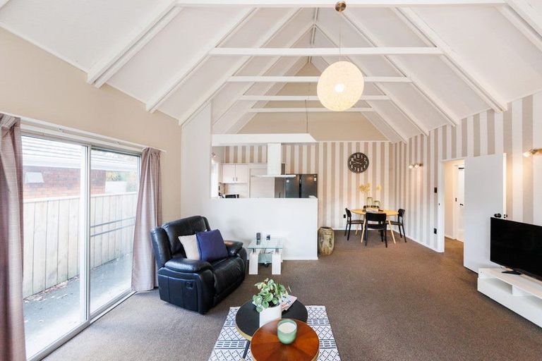 Photo of property in 14 Seaton Court, Hokowhitu, Palmerston North, 4410