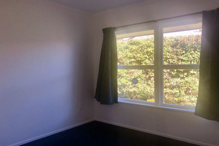 Photo of property in 61 Ocean View Road, Hillcrest, Auckland, 0627