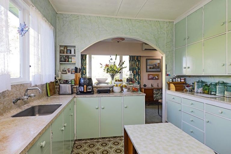 Photo of property in 1422 Karamu Road North, Mayfair, Hastings, 4122