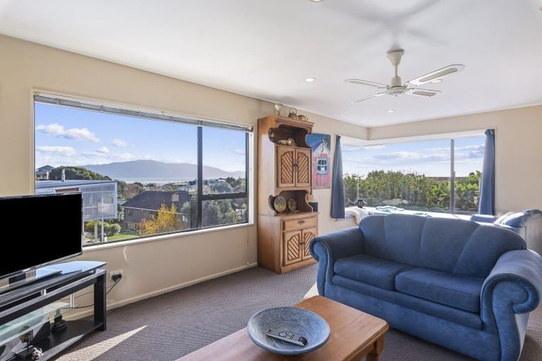 Photo of property in 15 Pine Ridge Terrace, Waikanae Beach, Waikanae, 5036