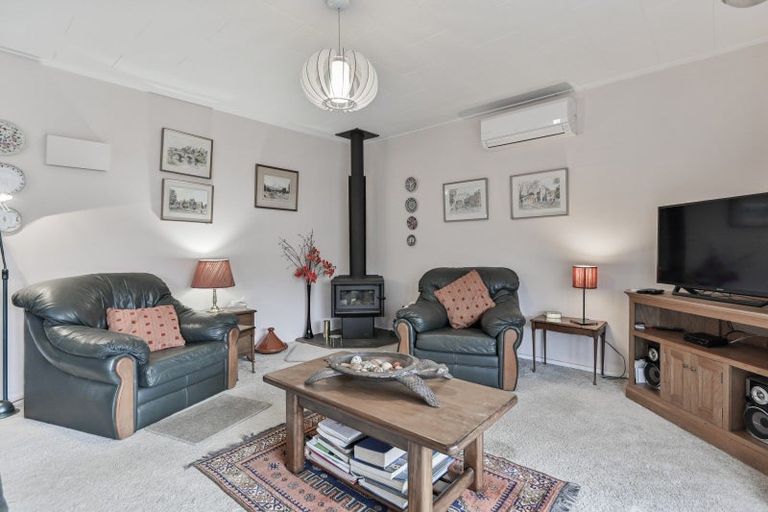 Photo of property in 17 Muritai Crescent, Havelock North, 4130