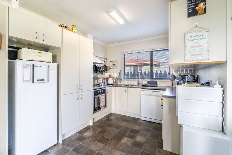 Photo of property in 7 Crowther Crescent, Heidelberg, Invercargill, 9812