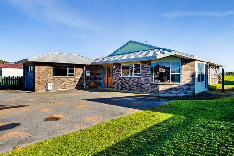 Photo of property in 11 Ponderosa Place, Opunake, 4616