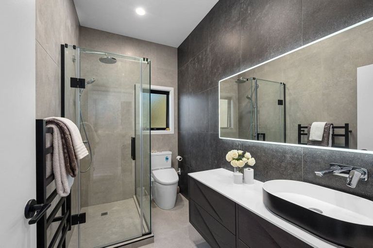 Photo of property in 49 Vaughans Road, Okura, Albany, 0792