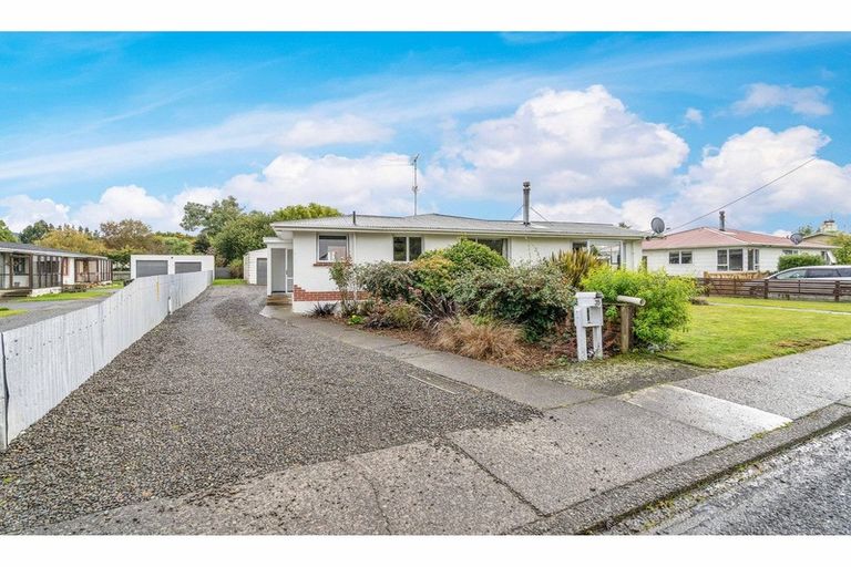 Photo of property in 35 Queen Street, Otautau, 9610