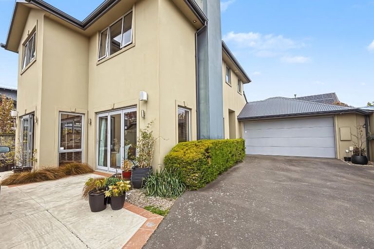 Photo of property in 38 Aikmans Road, Merivale, Christchurch, 8014