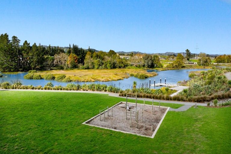 Photo of property in 24 Ahunga Road, Karaka, Papakura, 2113