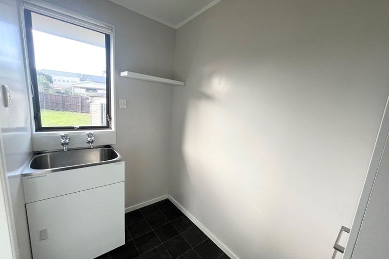 Photo of property in 1 Edgware Road, West Harbour, Auckland, 0618