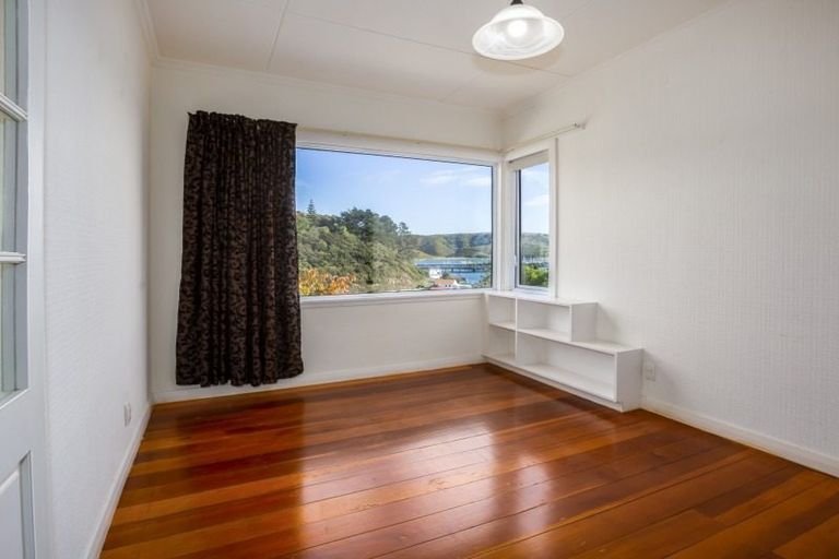 Photo of property in 53a Bayview Road, Paremata, Porirua, 5024
