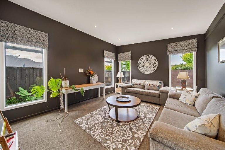 Photo of property in 9 Crown Close, Prebbleton, 7604