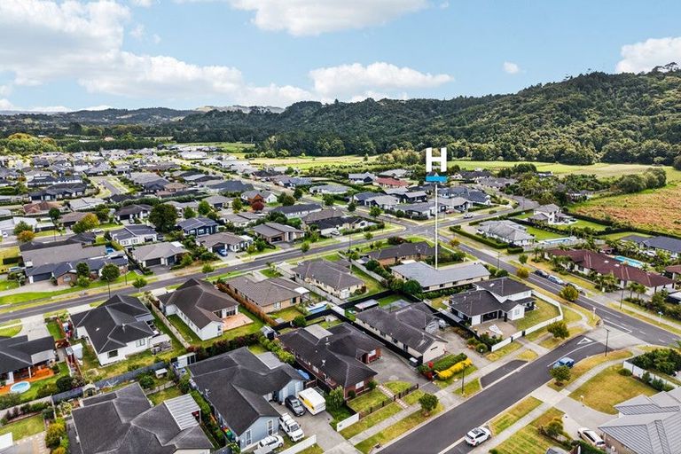 Photo of property in 27 Parlane Drive, Huapai, Kumeu, 0810