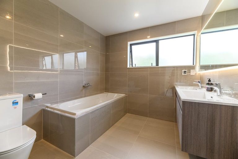 Photo of property in 5 Paitry Place, Swanson, Auckland, 0614