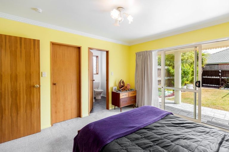 Photo of property in 6 Orlando Crescent, Waimairi Beach, Christchurch, 8083