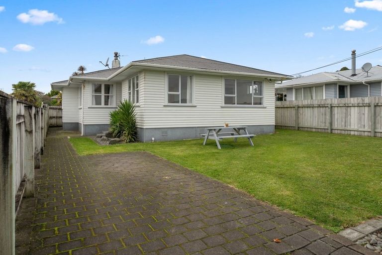 Photo of property in 50 Cowling Road, Hurdon, New Plymouth, 4310