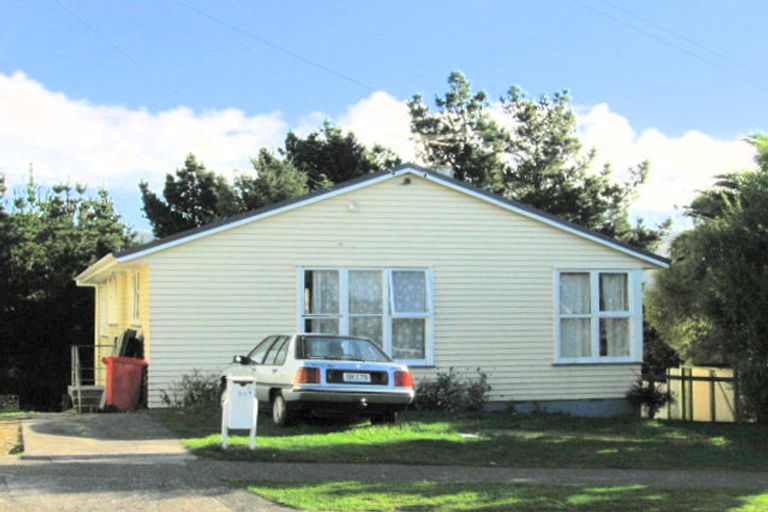 Photo of property in 82 Sievers Grove, Cannons Creek, Porirua, 5024