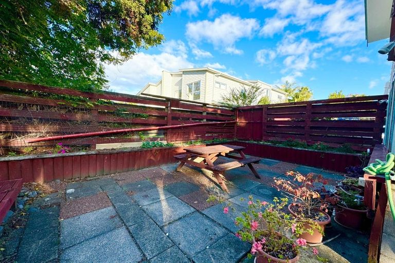 Photo of property in 65 Riverpark Crescent, Henderson, Auckland, 0610