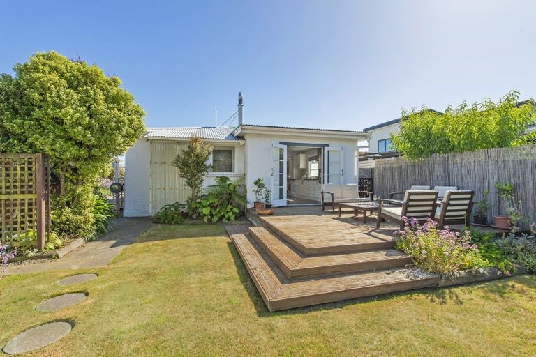 Photo of property in 25 Cross Street, Waikuku Beach, 7473