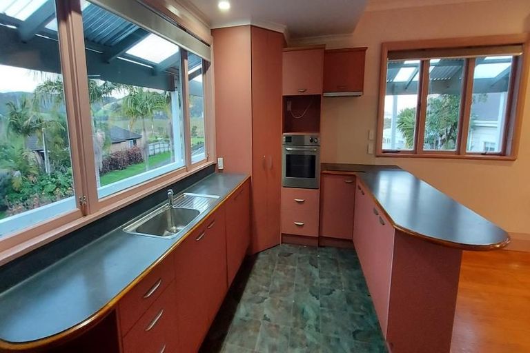 Photo of property in 30 Beach Road, Onerahi, Whangarei, 0110