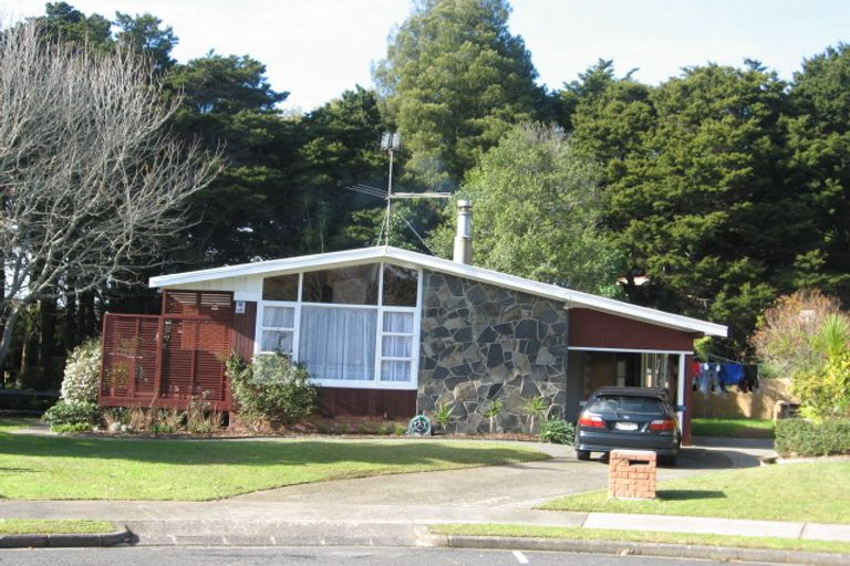 Photo of property in 23 Kahurangi Place, Hillpark, Auckland, 2102