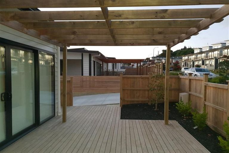 Photo of property in 31 Ascension Crescent, Orewa, 0931