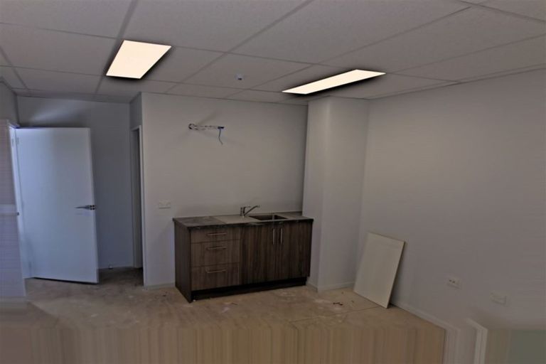 Photo of property in 8 Lismore Street, Strandon, New Plymouth, 4312