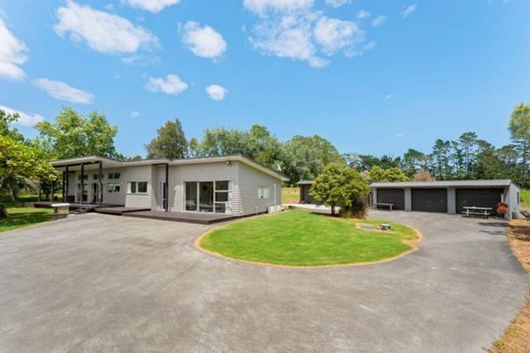 Photo of property in 40 Foster Road, Kumeu, 0891