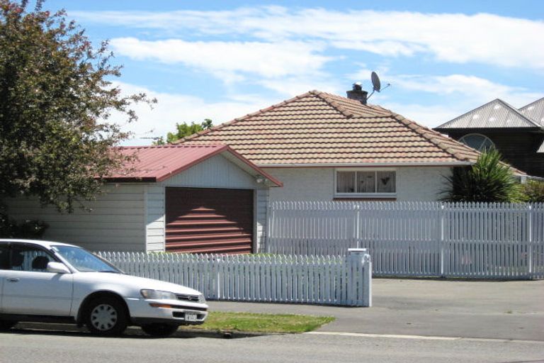 Photo of property in 131 Avonhead Road, Avonhead, Christchurch, 8042