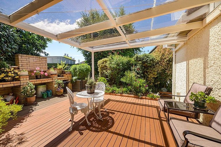 Photo of property in 3 The Glen, Hokowhitu, Palmerston North, 4410