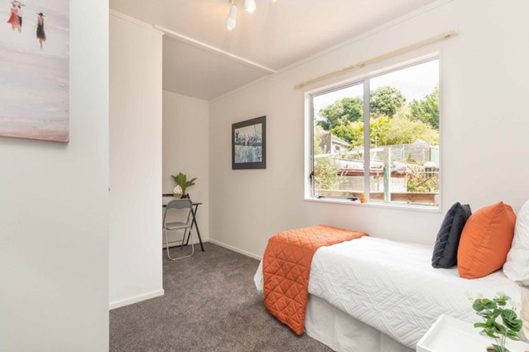 Photo of property in 48a Collins Avenue, Tawa, Wellington, 5028