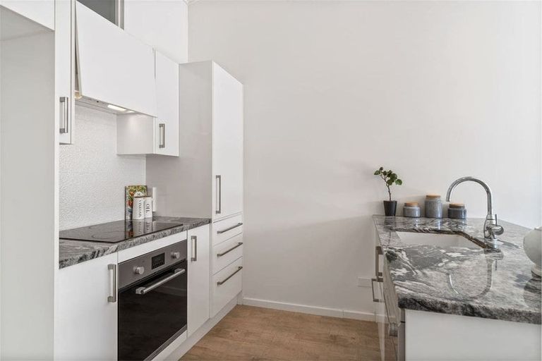 Photo of property in 2/32 Abberley Crescent, St Albans, Christchurch, 8014