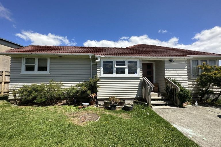 Photo of property in 68b Kelman Road, Kelston, Auckland, 0602