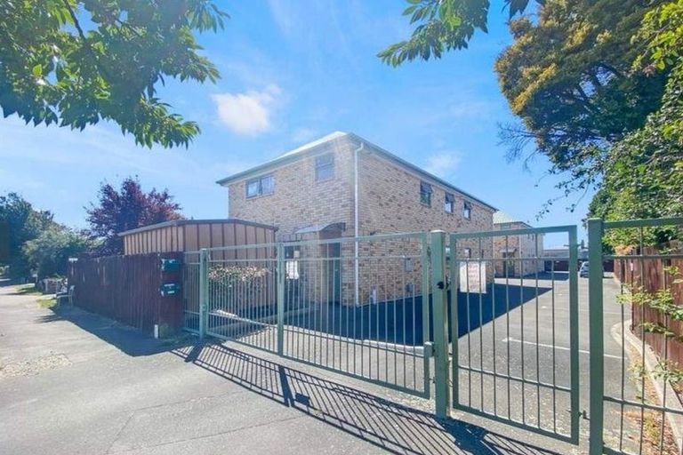 Photo of property in 100a Rattray Street, Riccarton, Christchurch, 8041