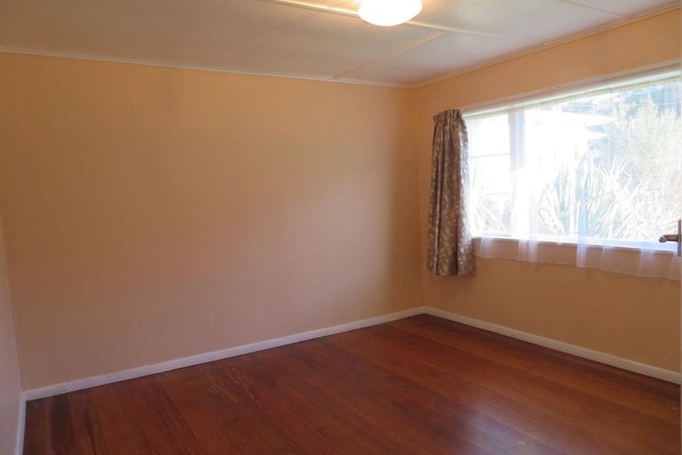 Photo of property in 15 Bledisloe Crescent, Wainuiomata, Lower Hutt, 5014