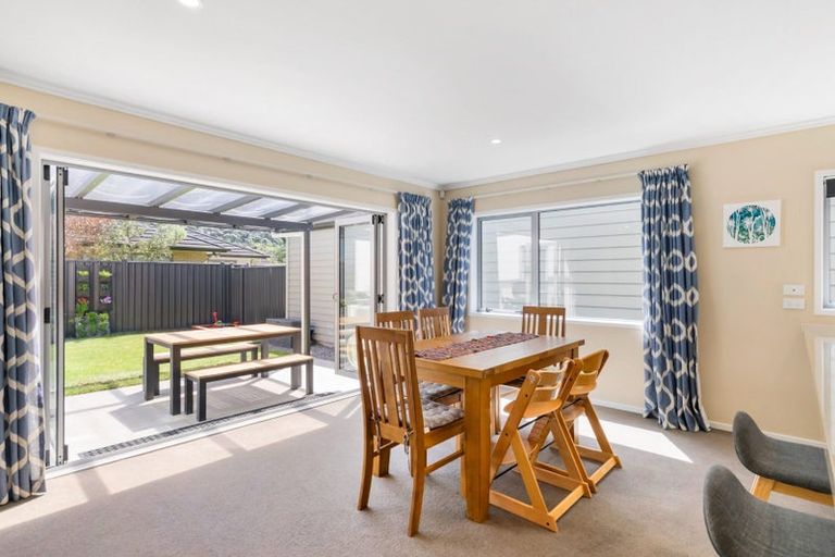 Photo of property in 1 Chalfont Road, Silverstream, Upper Hutt, 5019