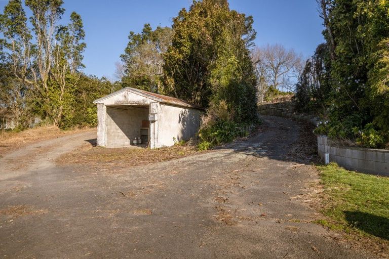 Photo of property in 310 Paraite Road, Paraite, New Plymouth, 4373