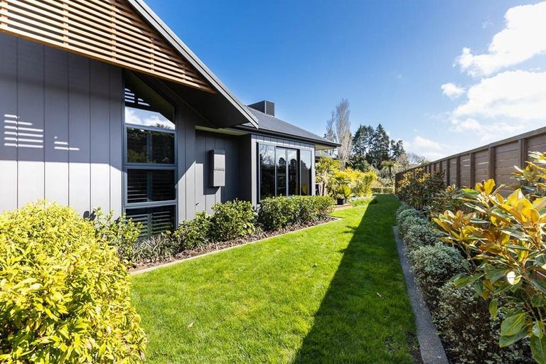 Photo of property in 10 Pike Place, Ferndale, New Plymouth, 4310